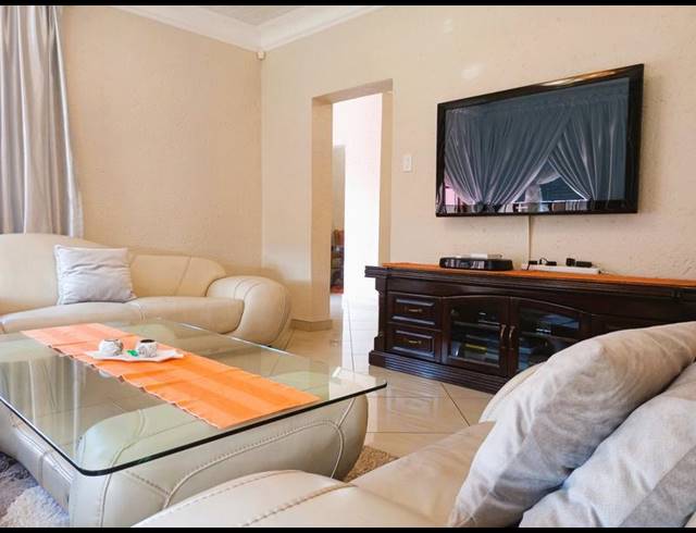 4 BEDROOM HOUSE FOR SALE IN WATERBERRY COUNTRY ESTATE